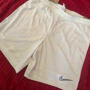 Nike white shorts size Large new with tags sports dry fit